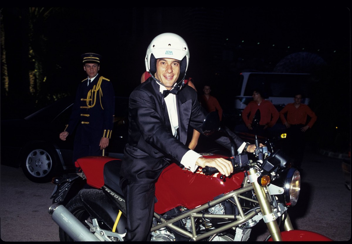 Прибытие Аиртона Сенны на гала-вечер Формулы-1 в Монако (1993)