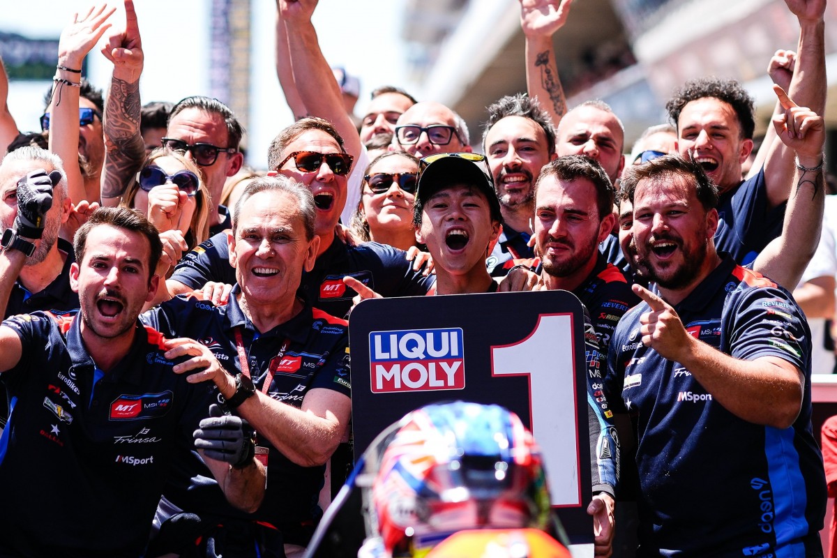 Аи Огура выиграл Гран-При Каталонии в классе Moto2