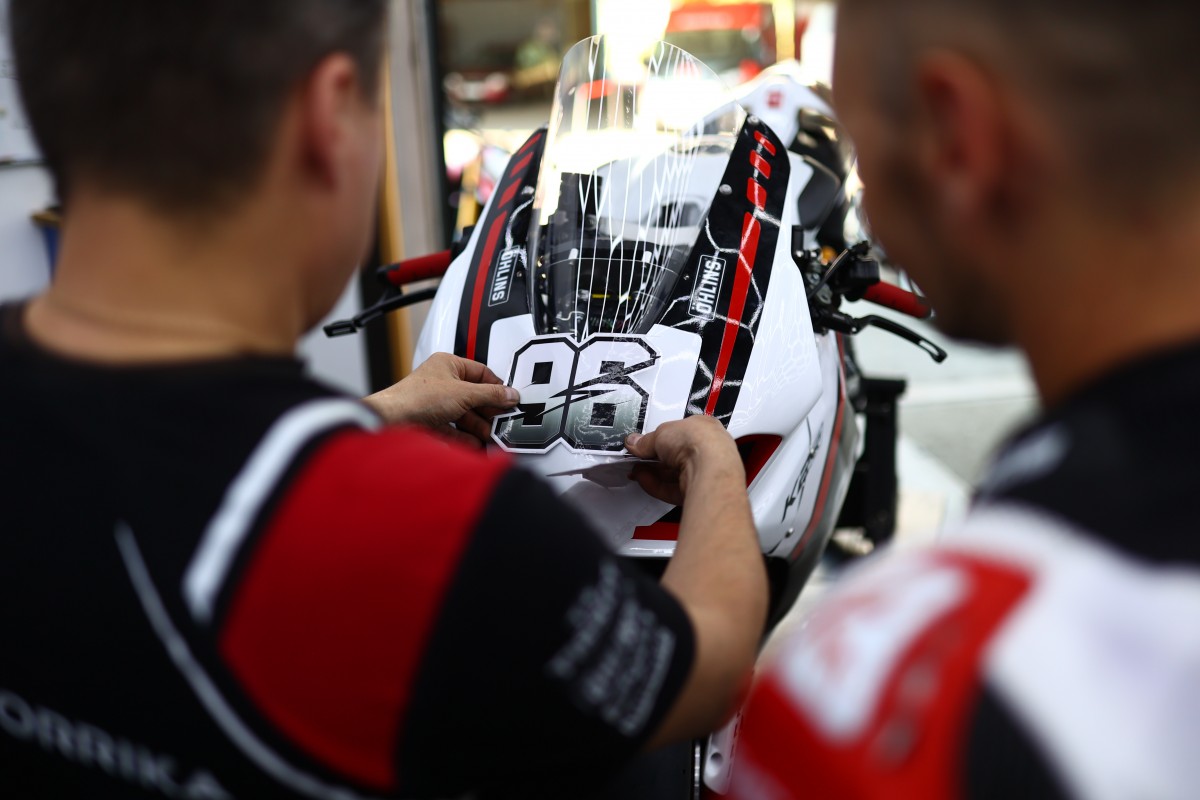 Ducati V2 команды Ratchet Motorrika обретает форму