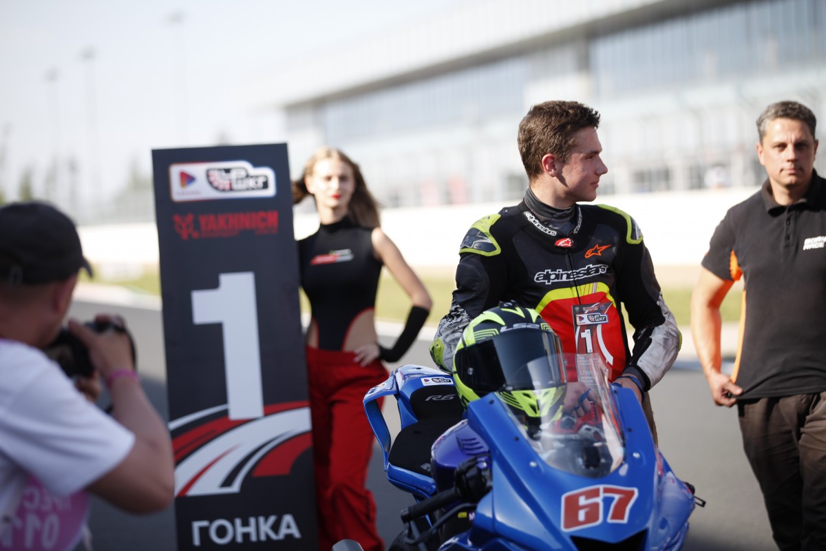 Влад Гордейчук выиграл первую гонку LEMARC чемпионата России в классе Суперспорт - первый финиш в 4-х заездах с начала сезона