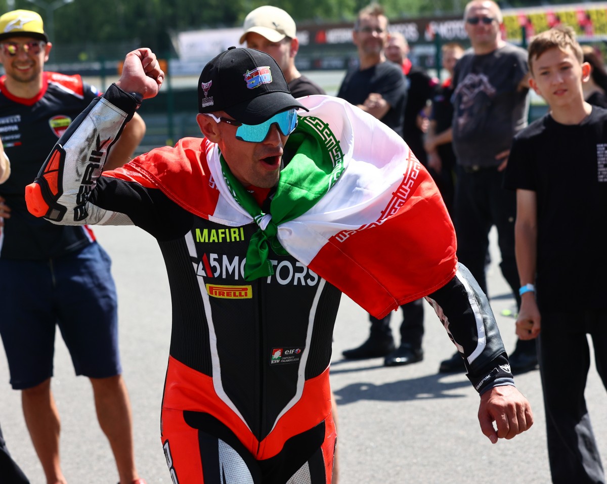 Сасан Акбари, СКАРТИМ BMW Motorrad выигрывает гонку SBK3 1-го этапа чемпионата Моторинг 2024 года