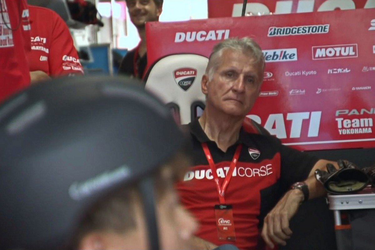 Паоло Чьабатти из Ducati Corse в боксе Team Kagayama