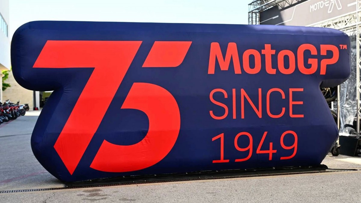 75-летие MotoGP празднуется в Сильверстоуне