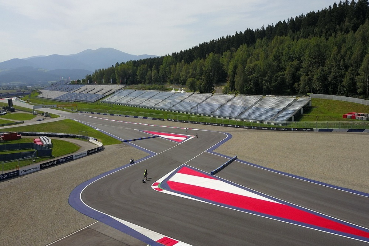 Новая шикана на Red Bull Ring, призванная снизить скорость на дуге перед Т3