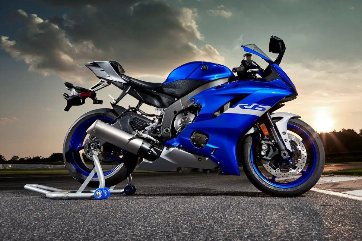 Yamaha YZF-R6 в дорожной версии (не для продажи в ЕС)