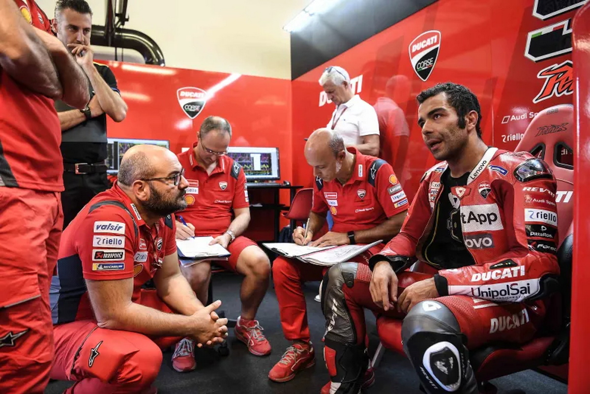 Фабиано Стерлаккини в Ducati Team работает с Данило Петруччи