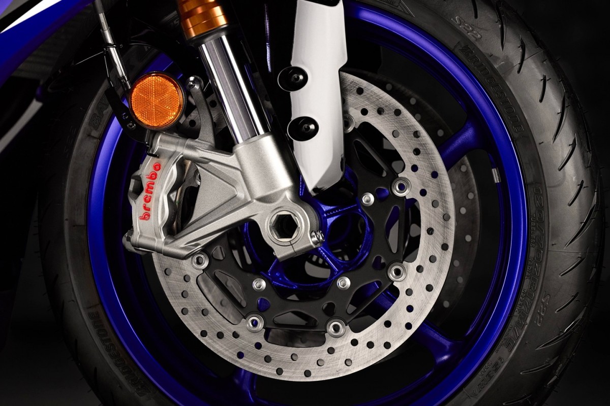 Тормоза Brembo Stylema на Yamaha YZF-R9 (2025)