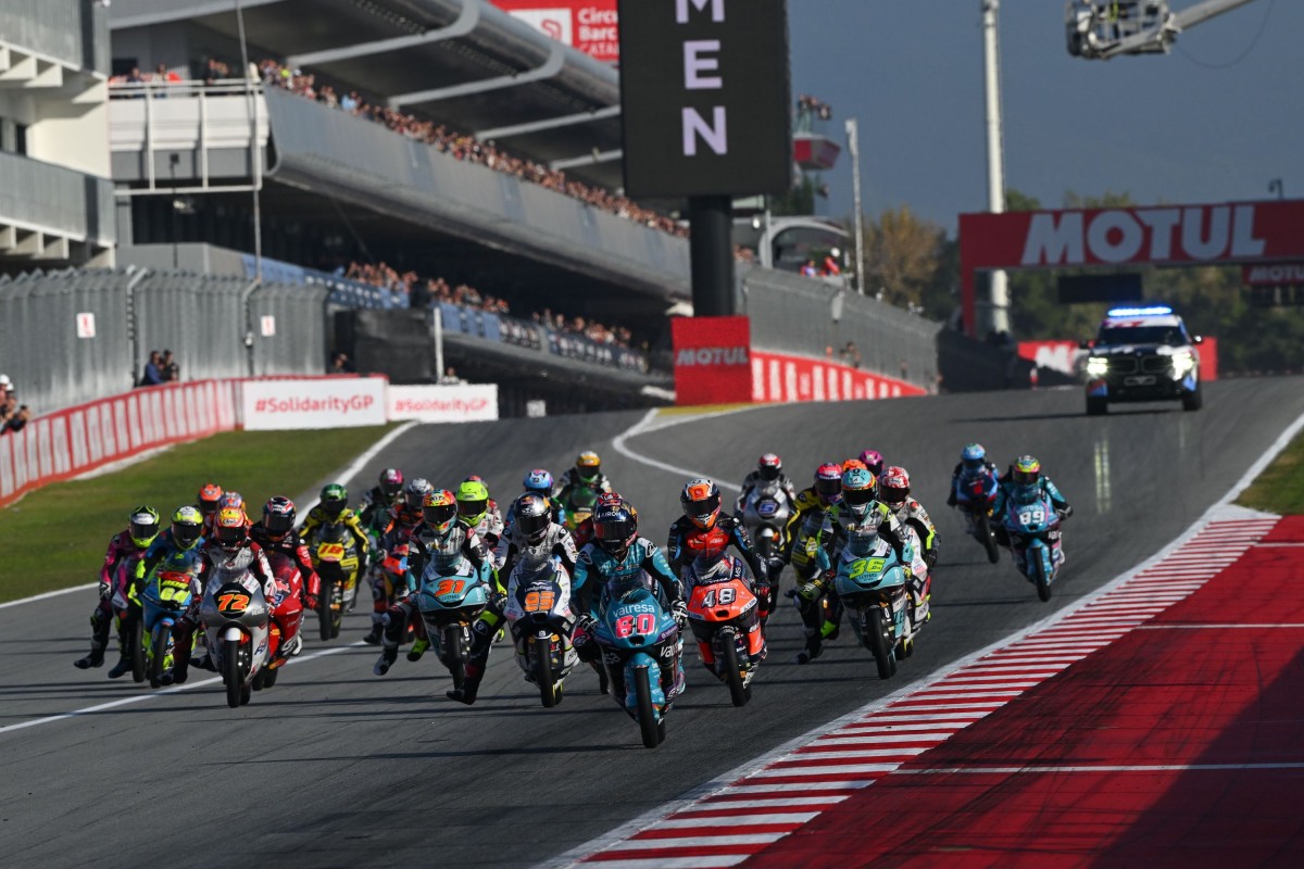 Старт Гран-При Барселоны в классе Moto3