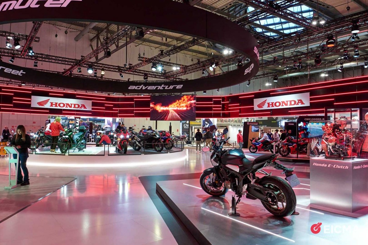 Стенд Honda Motor Co на Миланском Мотосалоне EICMA-2024