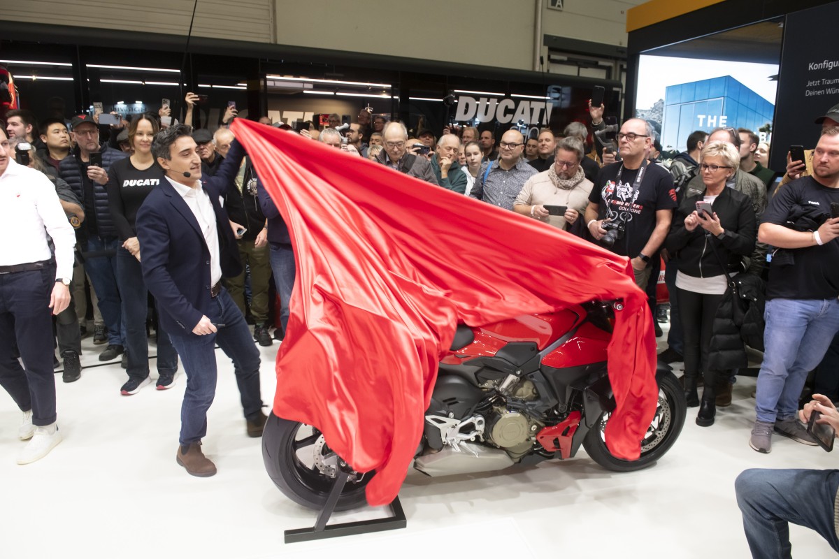 С новинок Ducati снимают покрывала