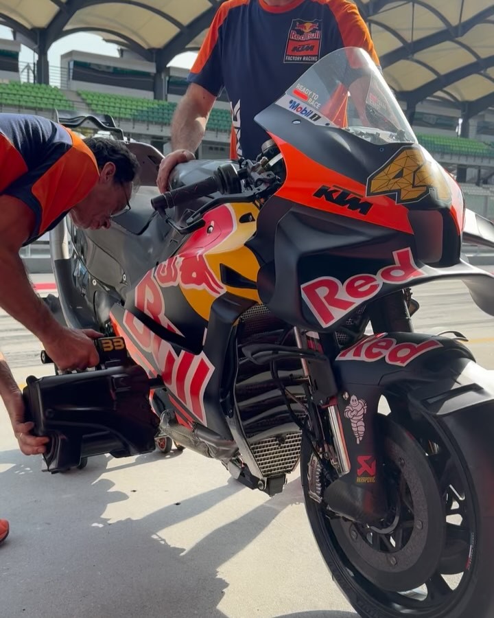 Тестовый KTM RC16 Пола Эспаргаро