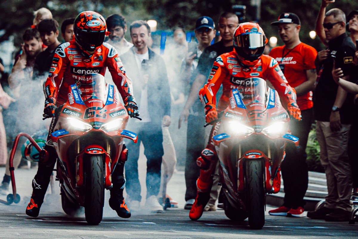 Пилоты Ducati Lenovo Team MotoGP на улицах Бангкока