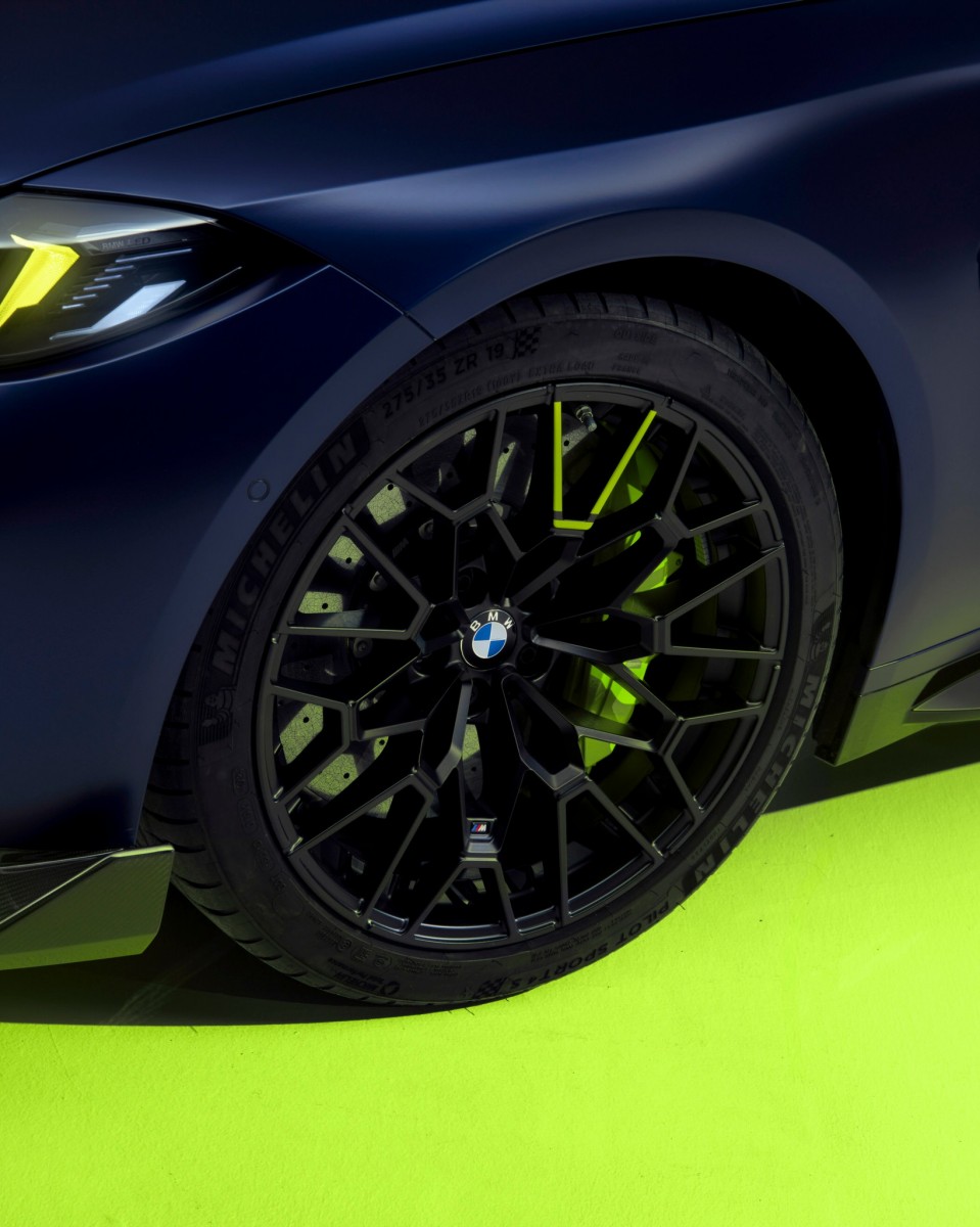 BMW M4 CS Edition VR46 в честь 46-летия Валентино Росси