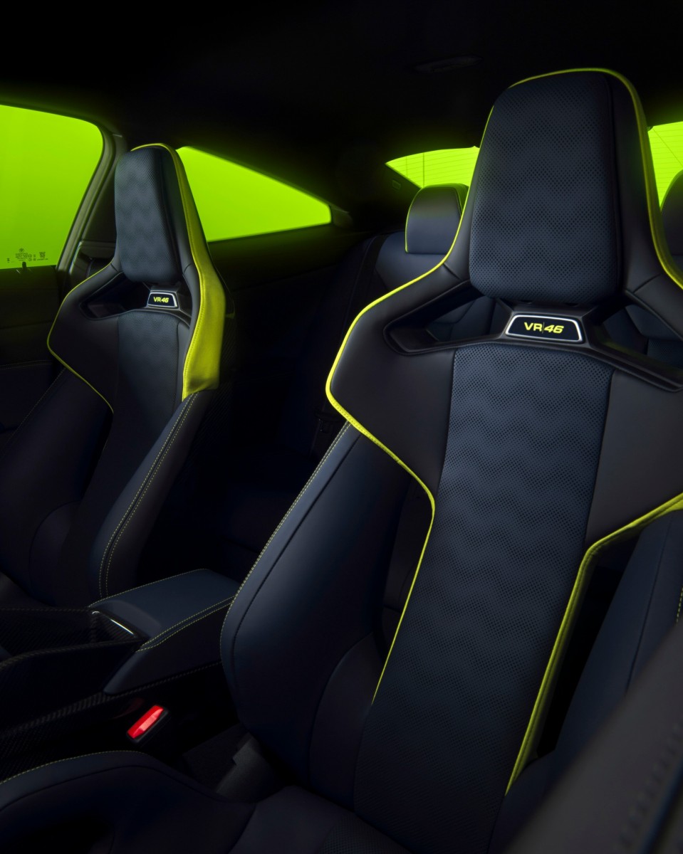 BMW M4 CS Edition VR46 в честь 46-летия Валентино Росси