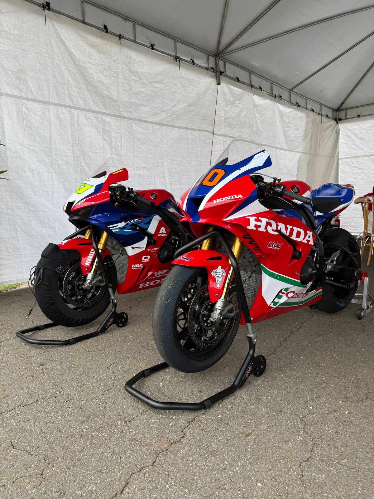 В паддоке Луку ожидал Honda CBR1000RR-R в расцвете заводской команды MotoGP