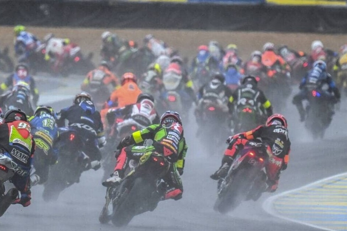 Дождевой старт 24 Heures Motos 2025