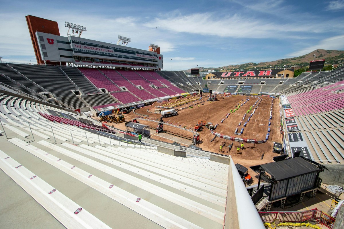 Rice-Eccles Stadium в пятницу перед финалом AMA Supercross