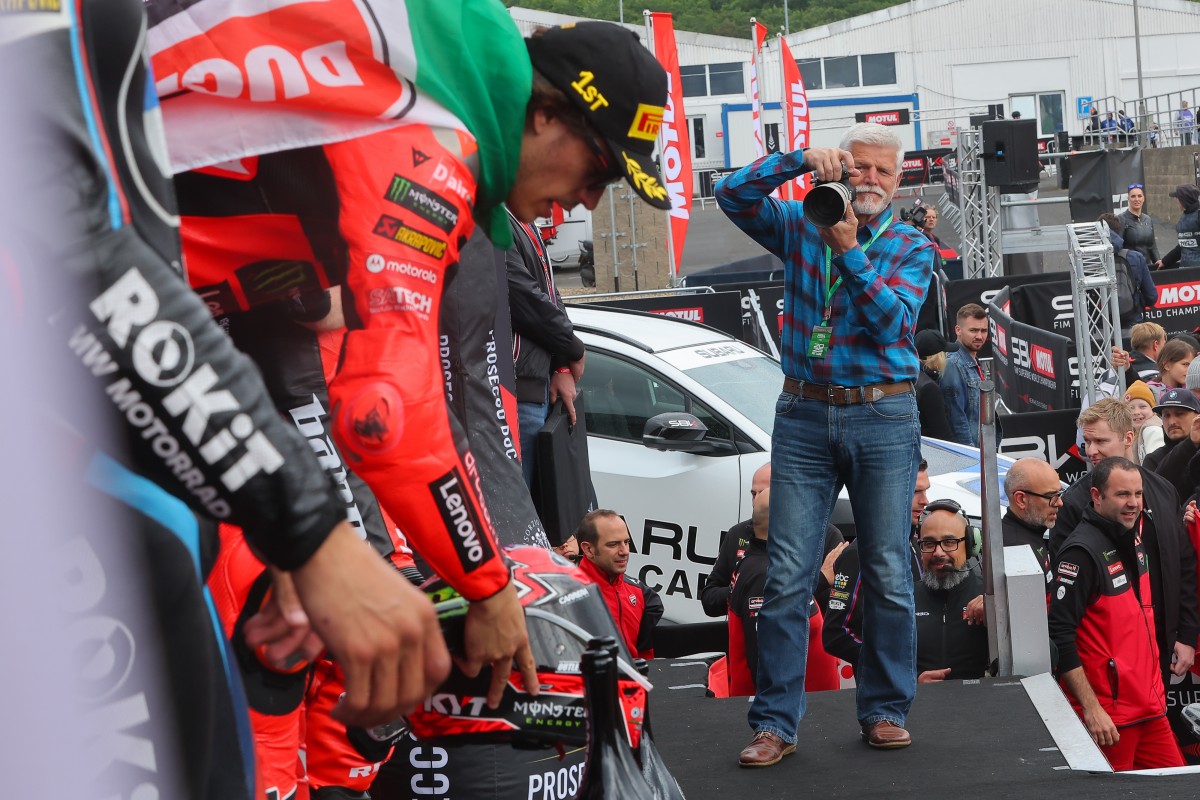 Президент Чехии Петр Павел поработал фотографом на World Superbike