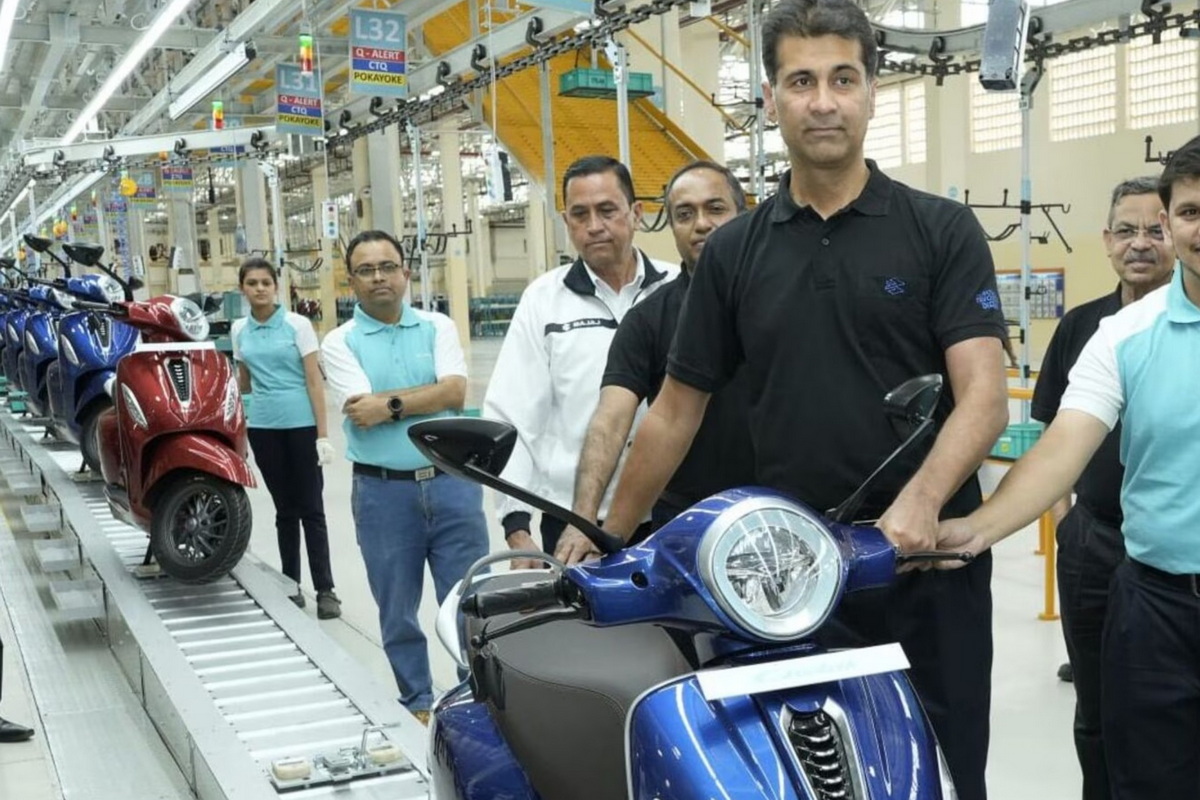 Производство Vespa 150 на заводе Bajaj продолжается!