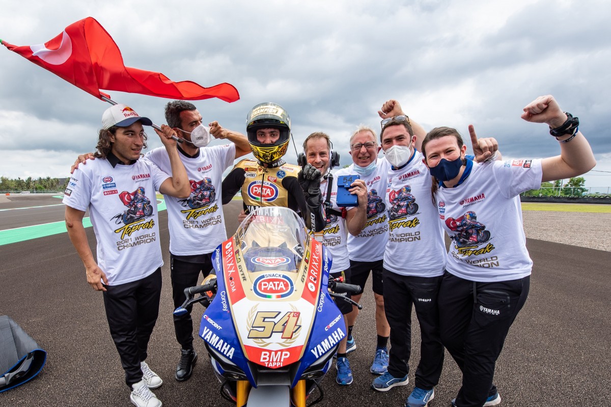 Топрак Разгатлиоглу стал чемпионом World Superbike 2021 года с заводской командой Yamaha