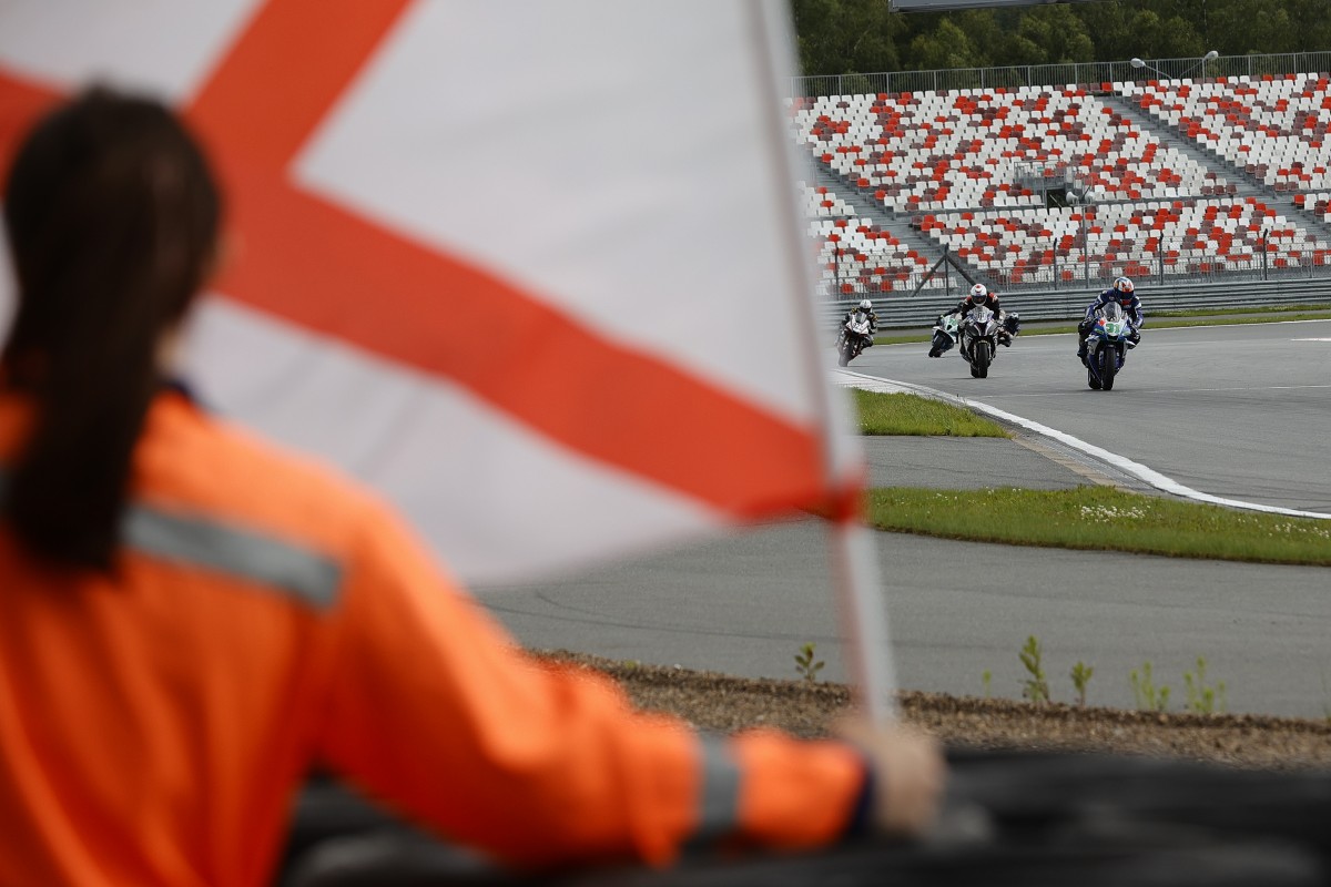 Дождь немного спутал планы пилотам SBK3