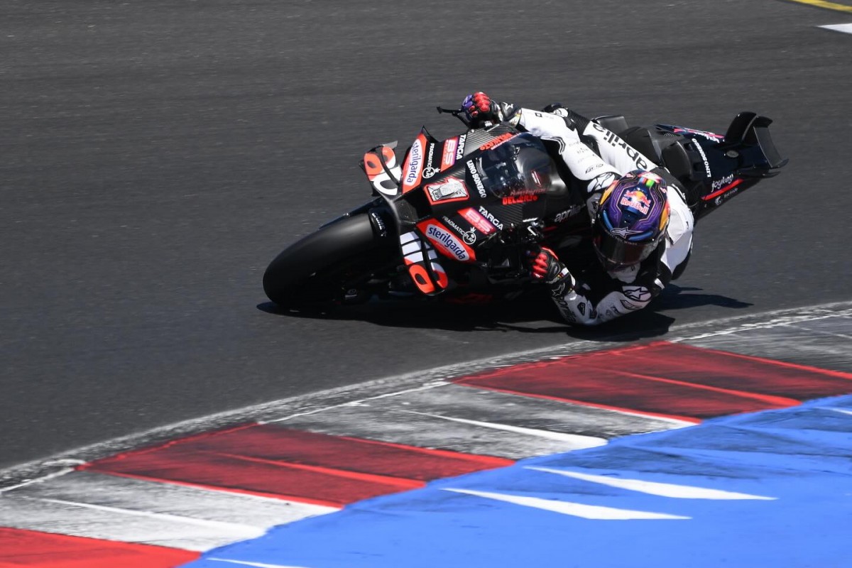 Хорхе Мартин на приватных тестах Aprilia Racing MotoGP в Мизано