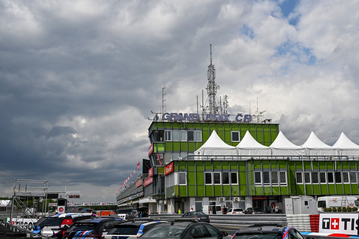 Пятница началась дождем