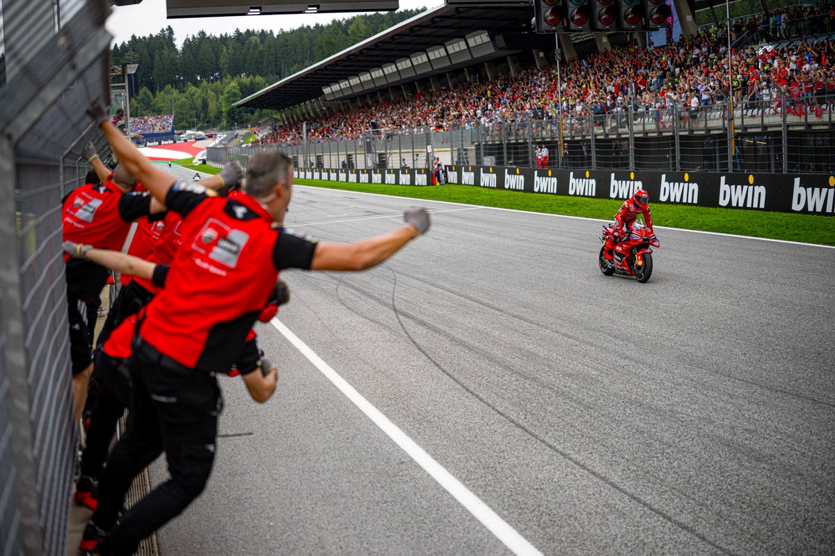 Победа Марка Маркеса в 1000-й гонке MotoGP на Гран-При Австрии