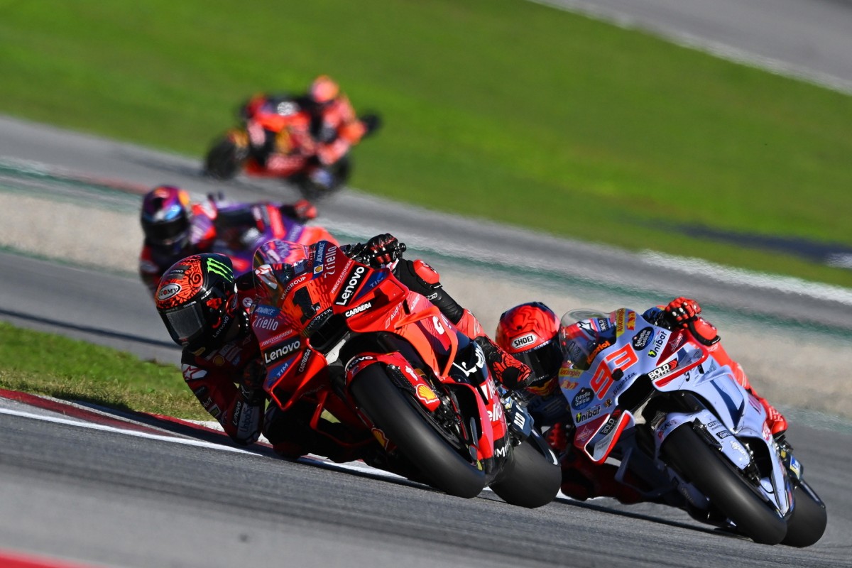 Финал MotoGP 2025 года в Барселоне: Баньяя под давлением со стороны Маркеса