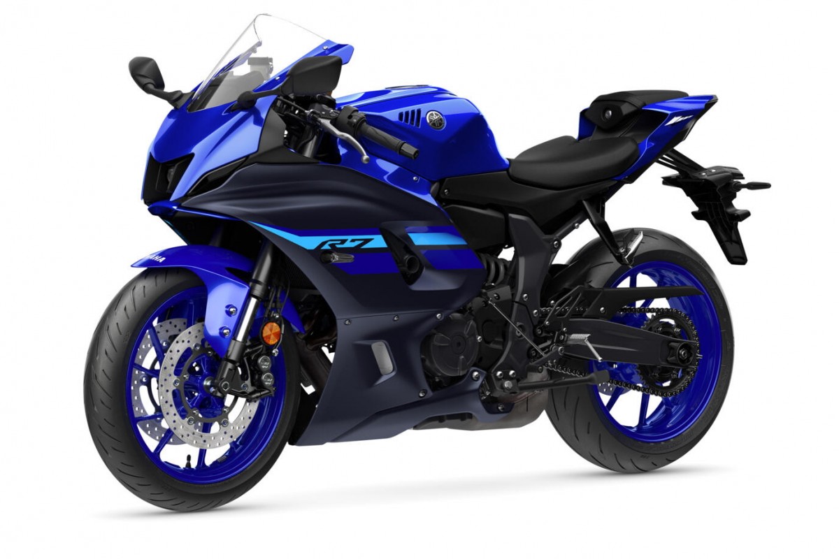 Уличная версия Yamaha R7