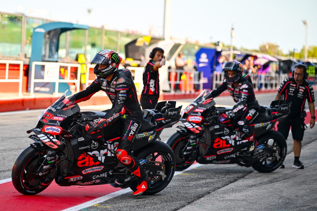 Марко Беццекки помог подразогнаться Хорхе Мартину в Мизано на Aprilia