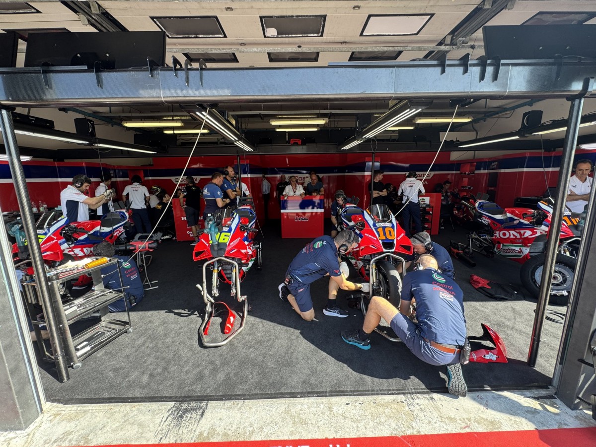 Оба заводских пилота Honda - в Q2