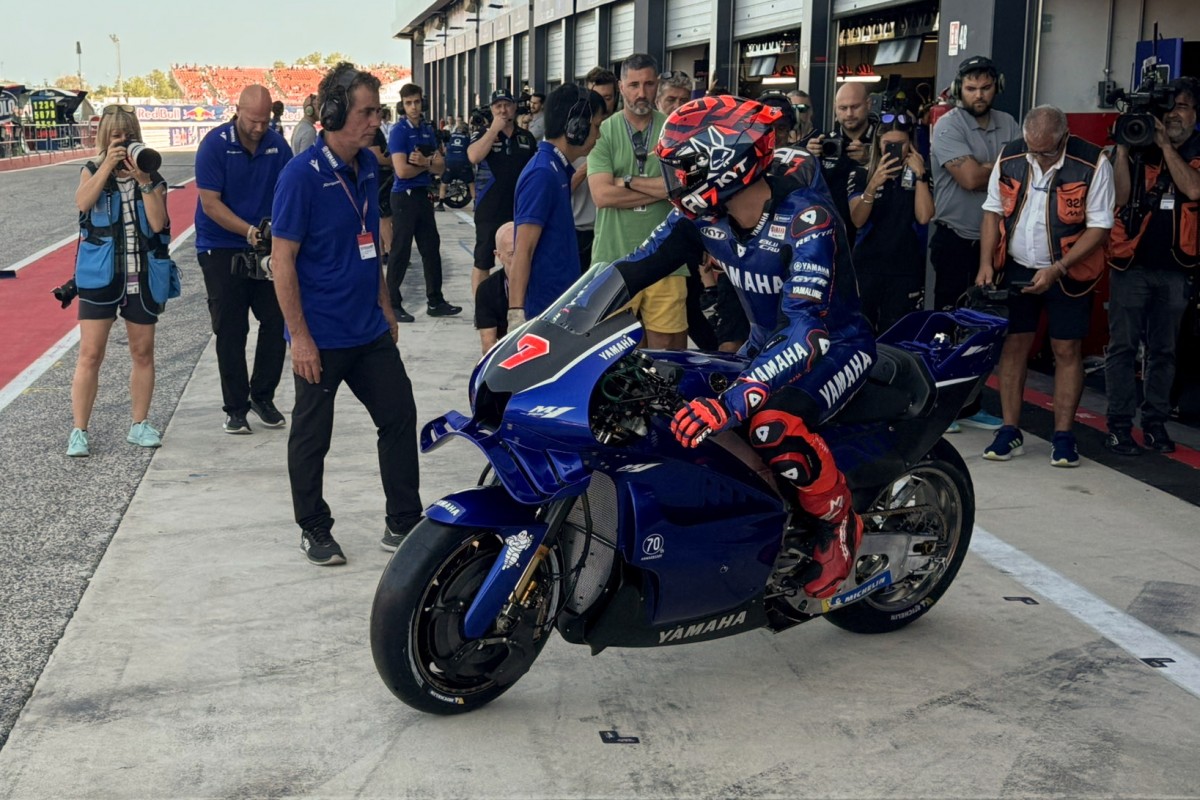 Августо Фернандес - первый выезд на FP1 в Мизано на борту Yamaha V4