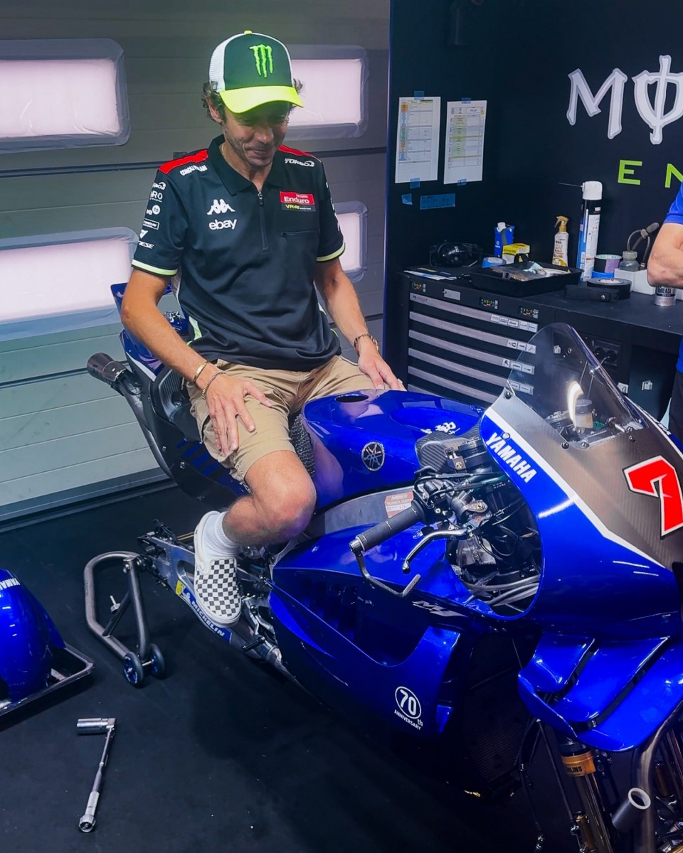 Валентино Росси и новый Yamaha V4: прошлое и будущее Yamaha Racing