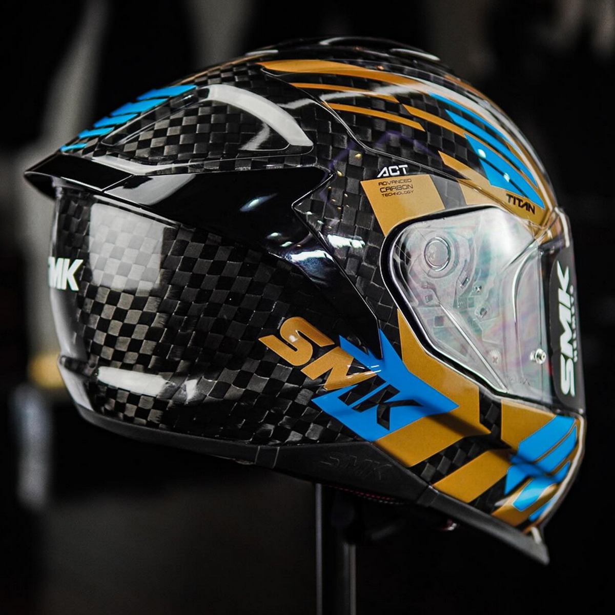Шлем SMK TITAN CARBON T-RACE