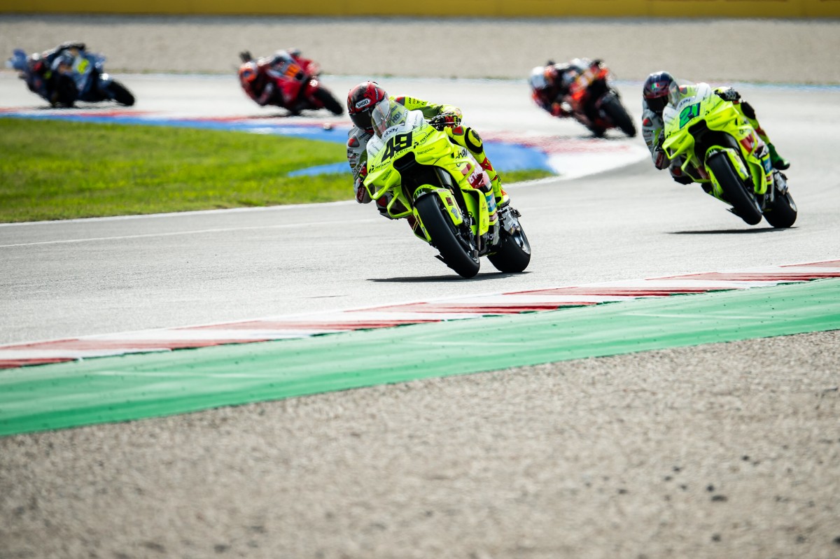 Пилоты VR46 Racing Team в гонке MotoGP