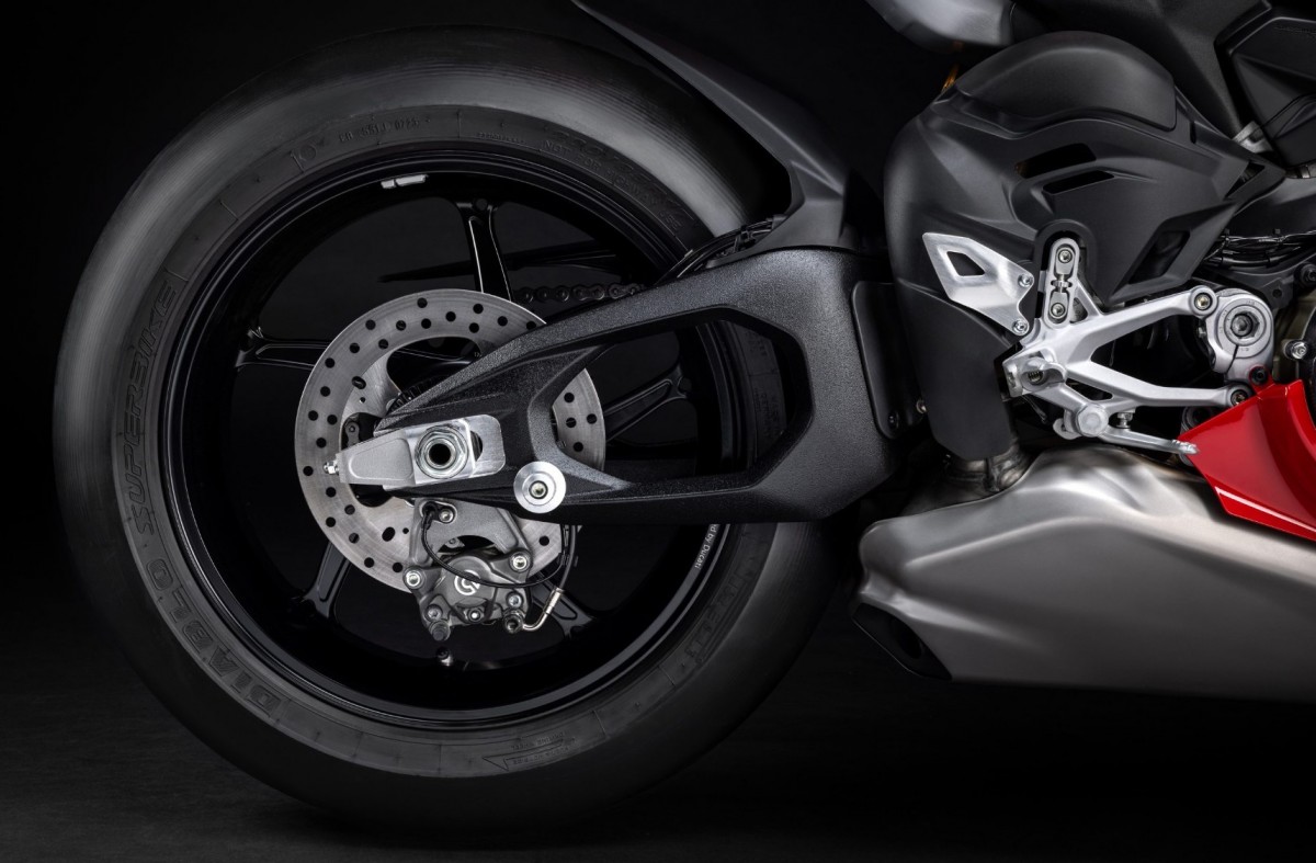 Ducati Panigale V4R (2026): двусторонний маятник в стиле MotoGP вместе консоли