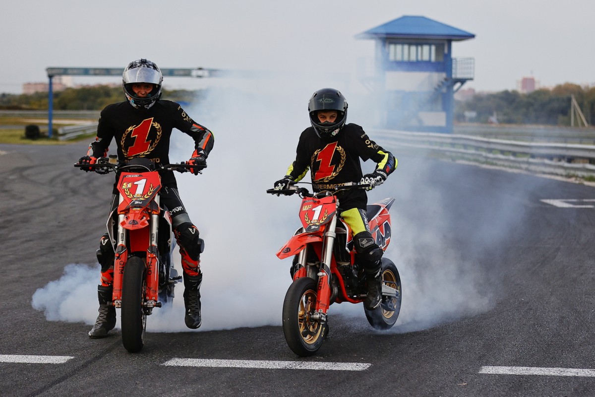 iMed QTM - чемпионы сезона Супермото 2025 года: Глеб Алексеев и Иван Майоров