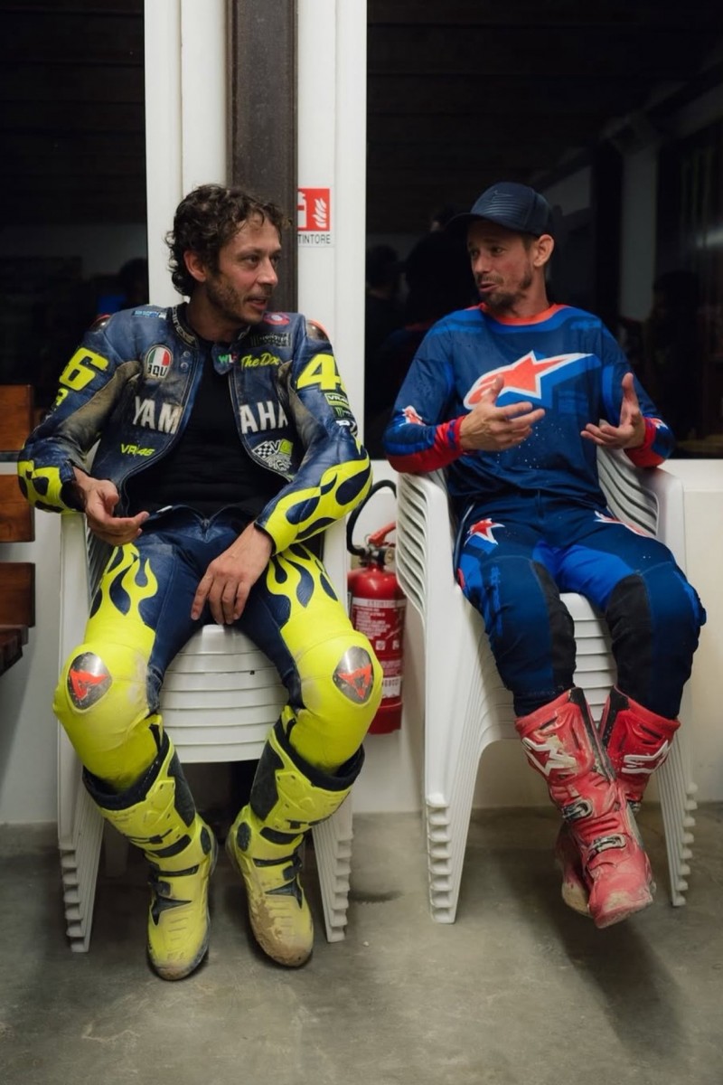 Кейси Стоунер против пилотов Академии VR46 на Ранчо у Росси