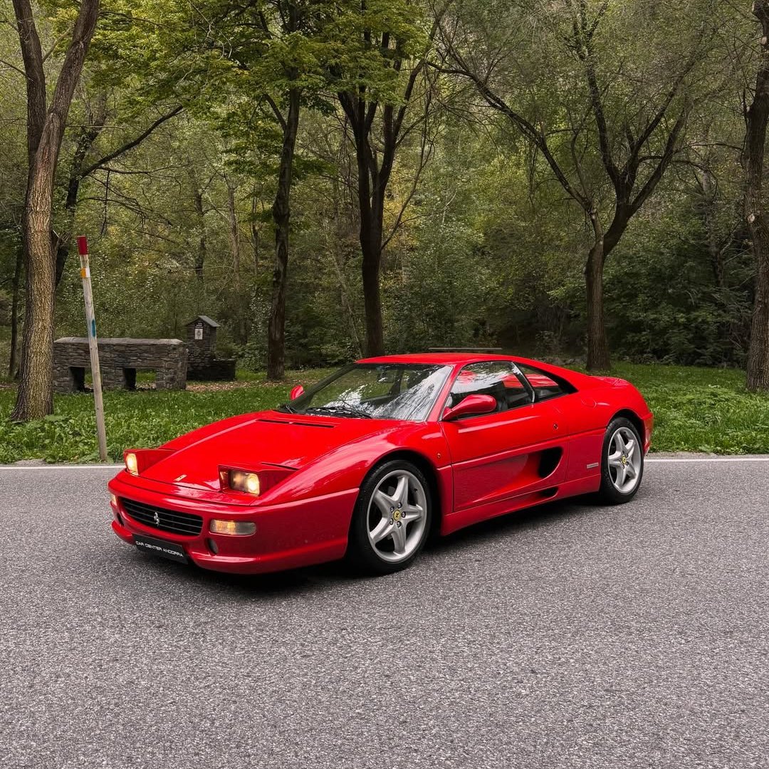 Новая инвестиция Алеша Эспаргаро - Ferrari F355
