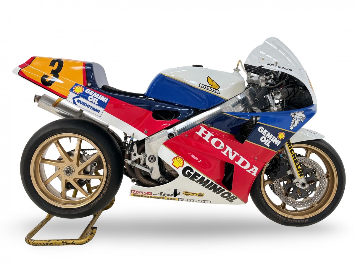 Honda VFR750R (1988) Джоя Данлопа будет продан с аукциона
