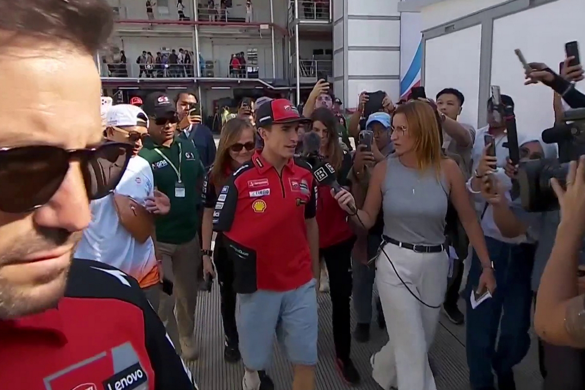 Марк Маркес покинул медцентр Мандалики с зафиксированной правой рукой