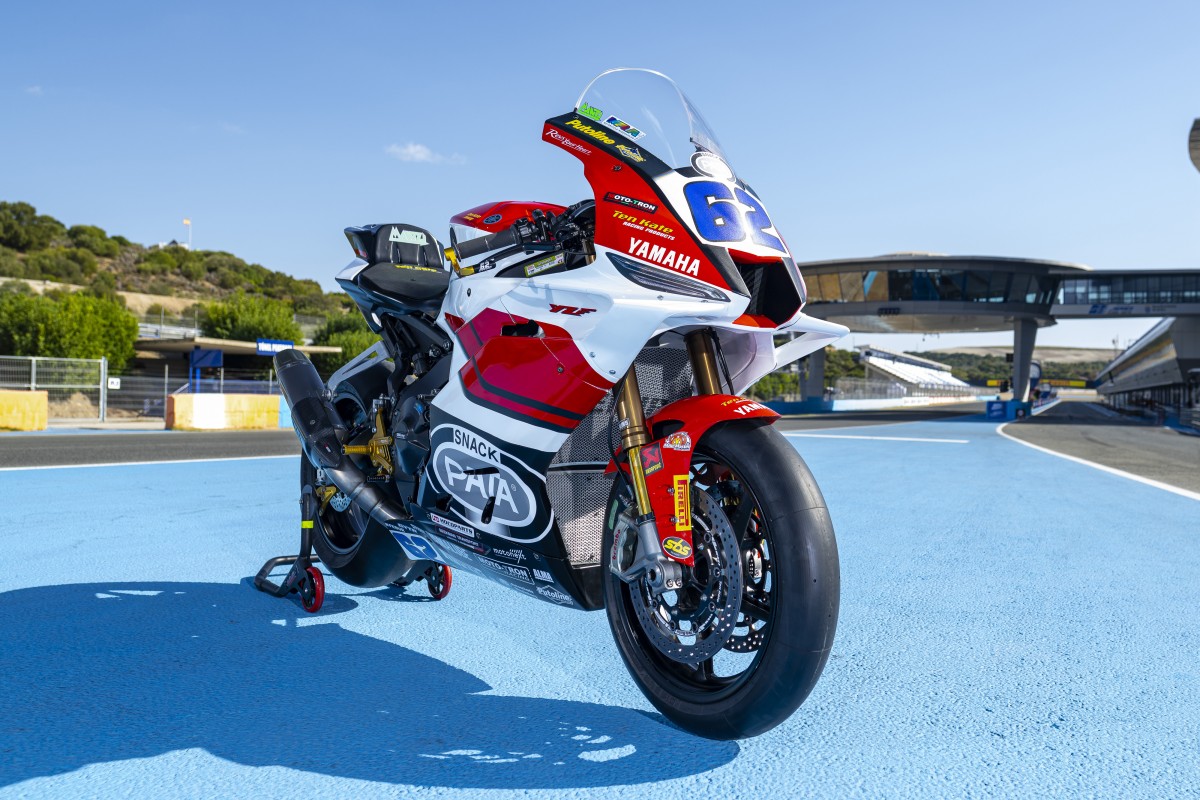 Праздничные ливреи команд Yamaha на финале World Superbike 2025