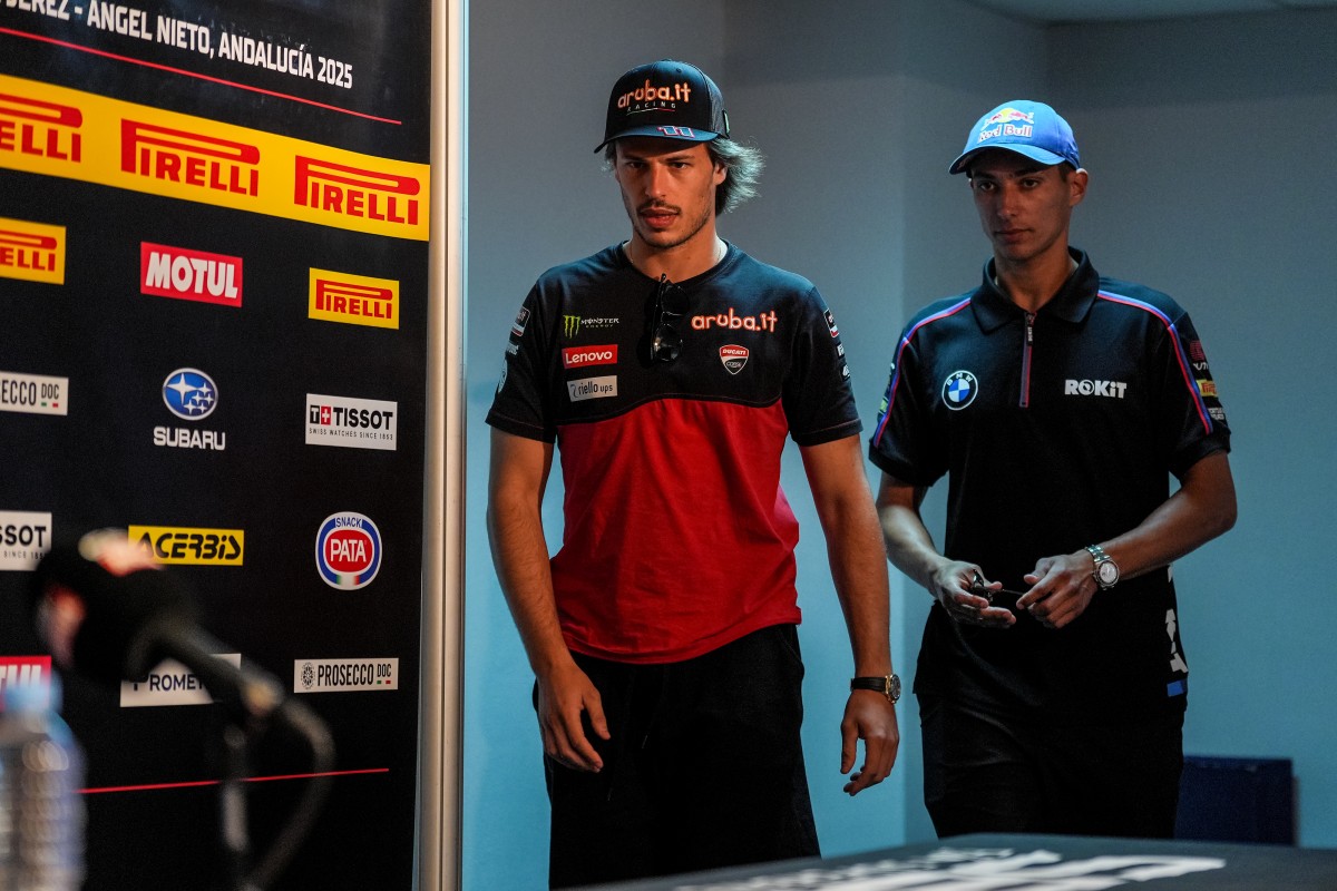 Топрак Разгатилоглу и Николо Булега - им предстоит спор один на один, но может вмешаться и третий