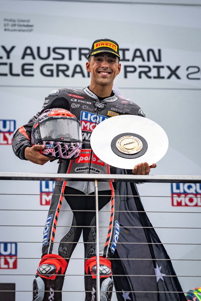Сенна Аджиус, первый австралиец, выигравший Гран-При Австралии в классе Moto2
