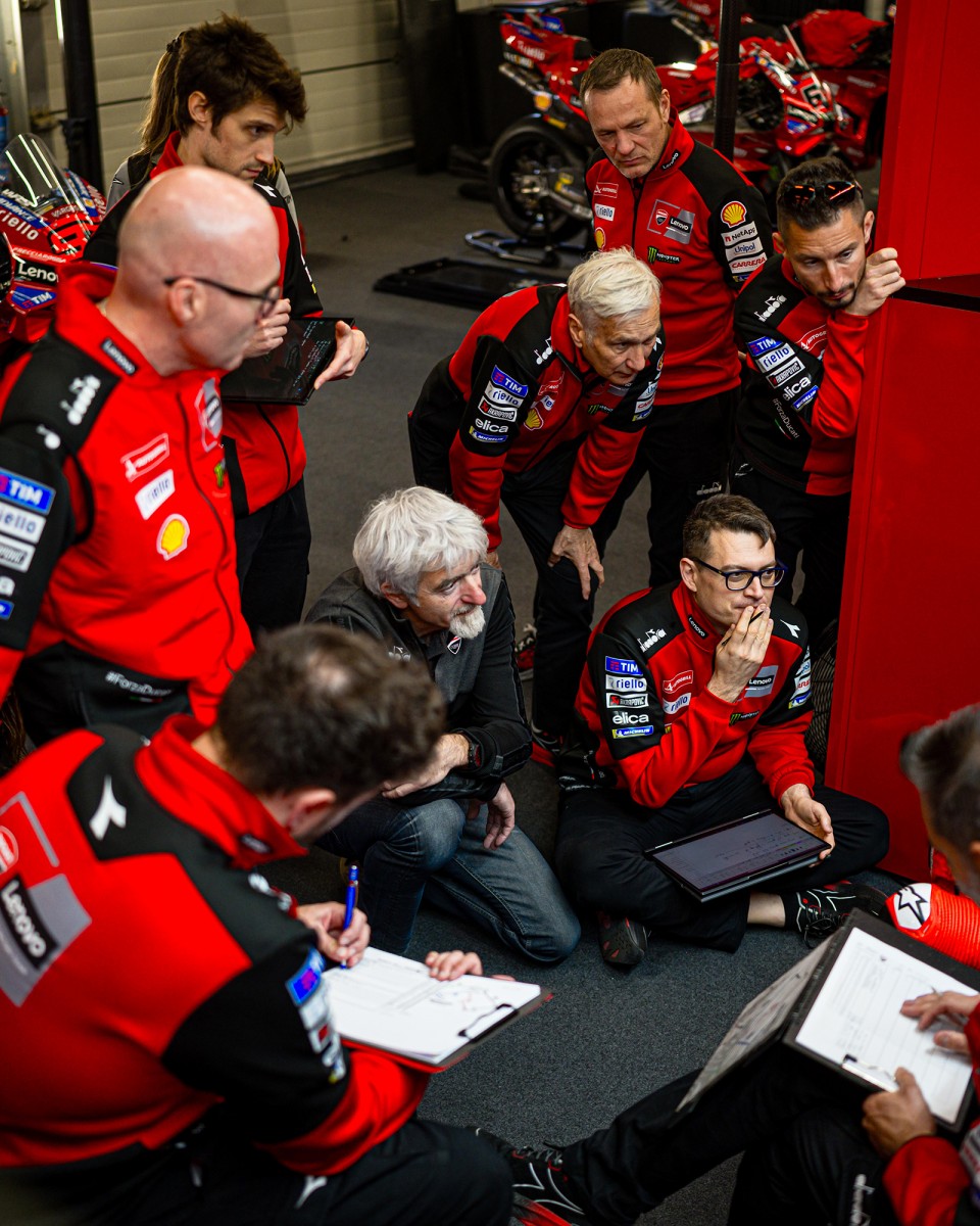 Ducati Lenovo Team: внимательно слушают