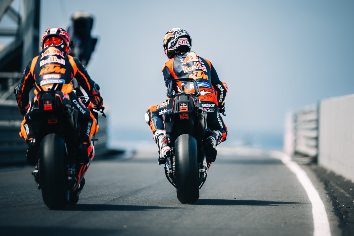Пол Эспаргаро и Педро Акоста, Red Bull KTM Factory