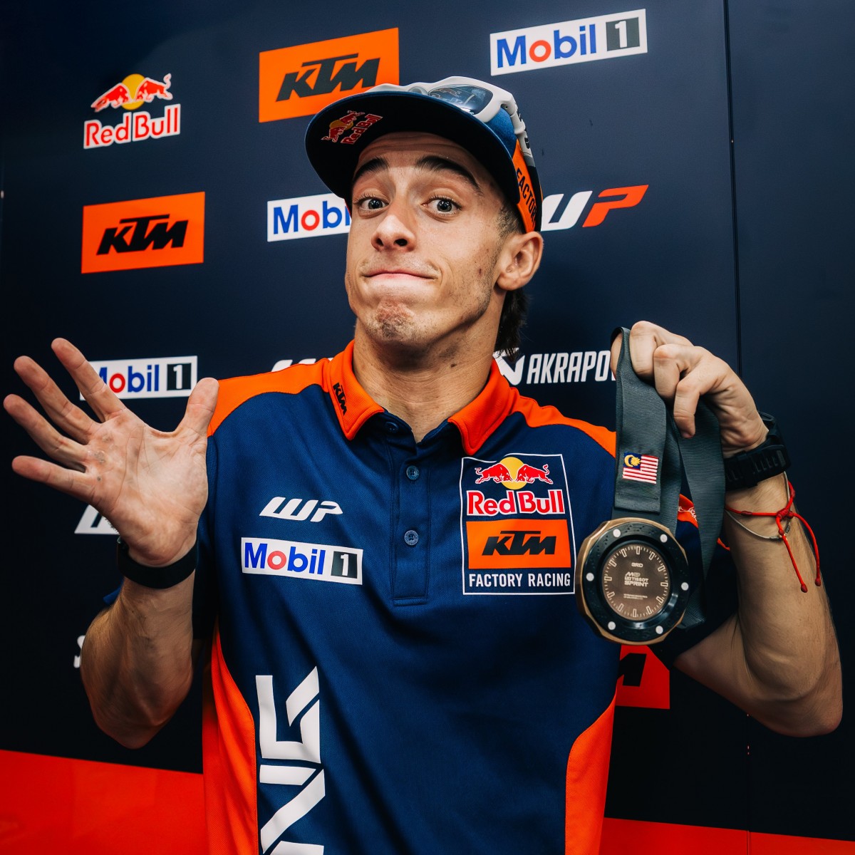 Педро Акоста получил медаль за 3 место в спринте Гран-При Малайзии