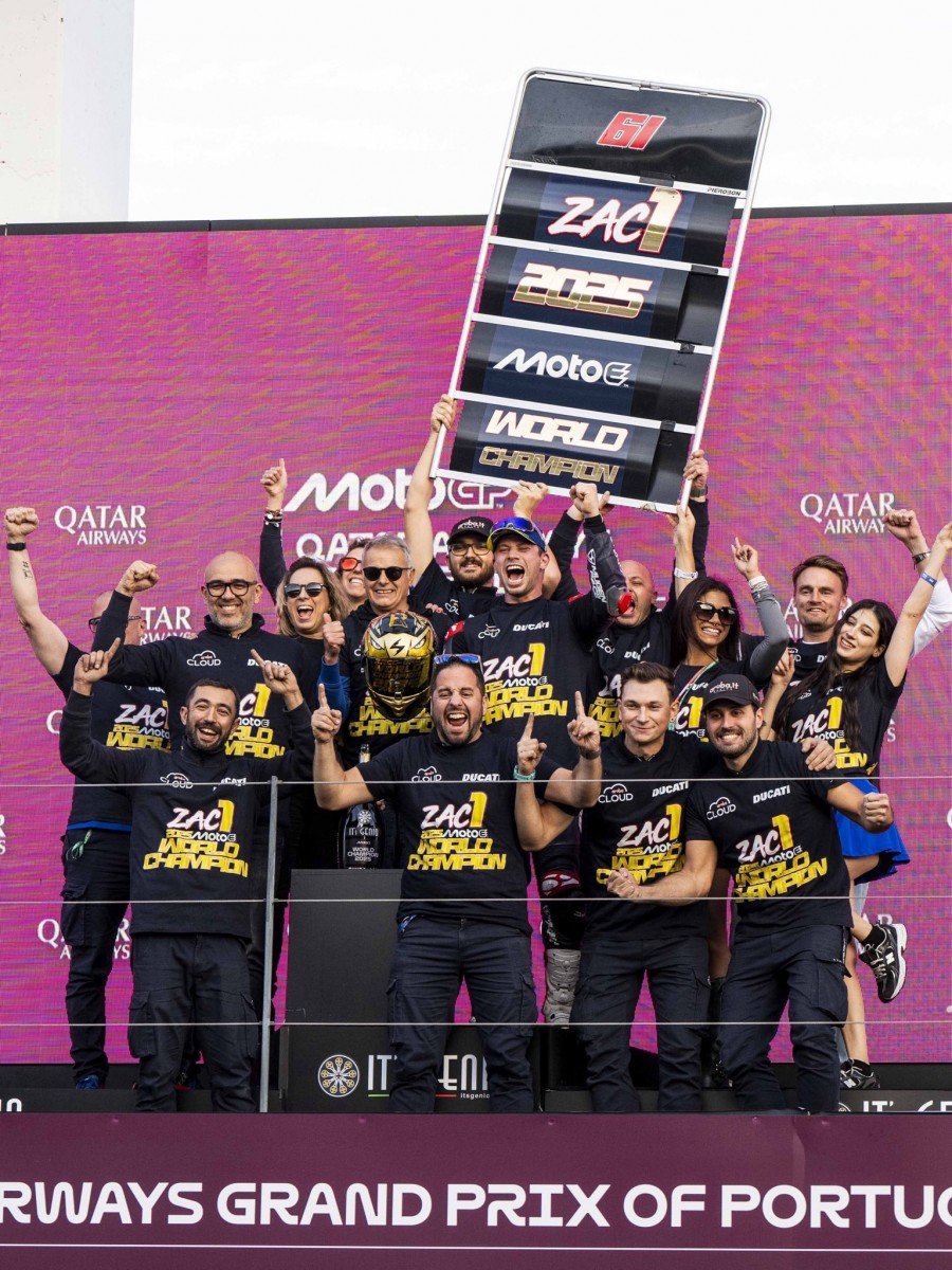 Алессандро Дзакконе и Aruba.it Racing MotoE - чемпионы MotoE 2025 года