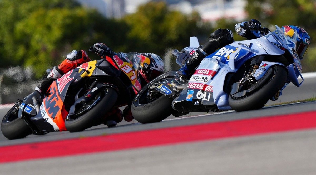 Алекс Маркес контролировал Акосту в конце гонки